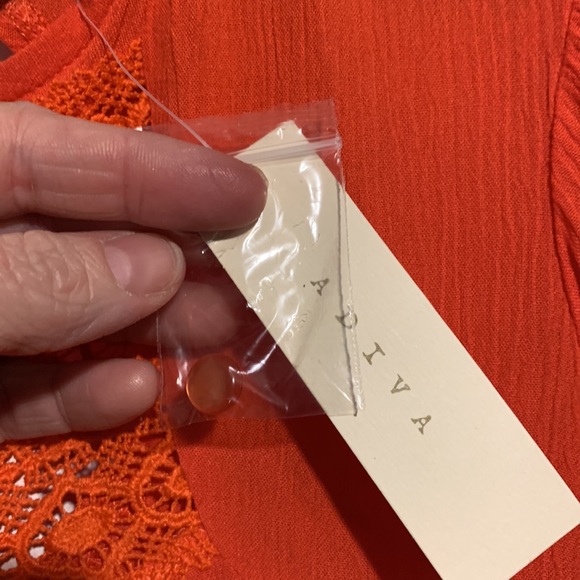 Adiva Orange Lace Keyhole Back Peasant Top - Picture 7 of 9